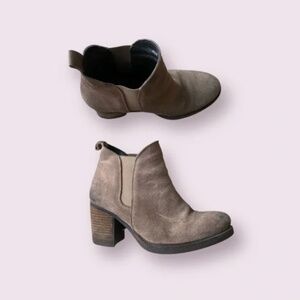 Browns Arctica Suede Boots